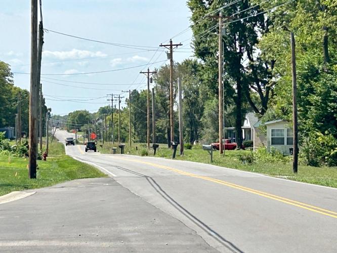 Charlestown Pike road in southern Indiana.jpg