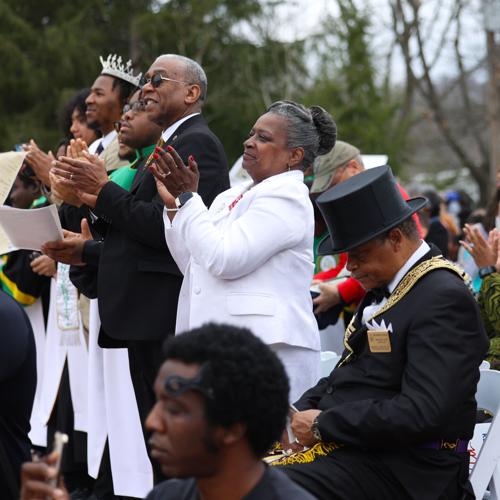 Crowd claps during March on Frankfort speech.JPG