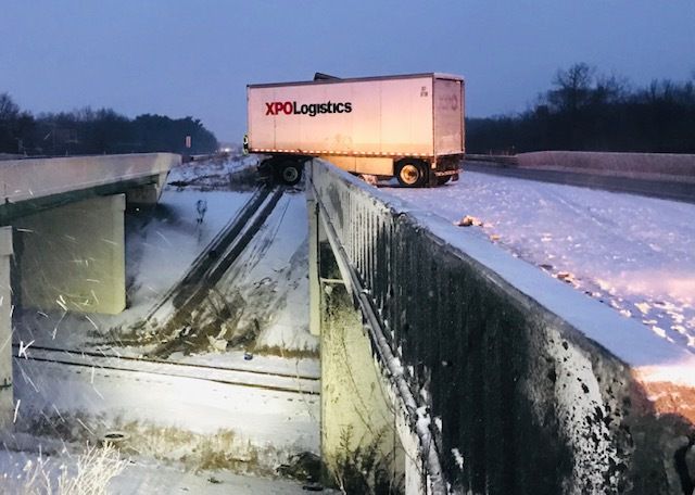 ind semi cab crash 12-31-19.jpg