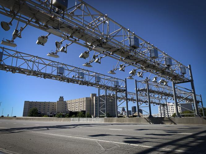 RiverLink toll gantry