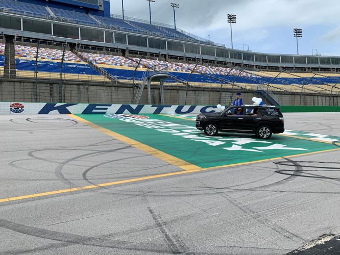 Gallatin seniors at Kentucky Speedway.jpg