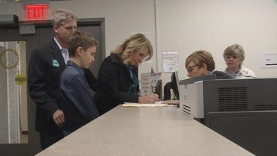 Metro Councilwoman Angela Leet files to run for Louisville mayor
