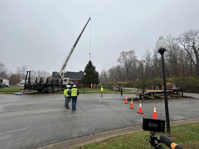 LIGHT UP LOUISVILLE TREE ARRIVES 3.jpg