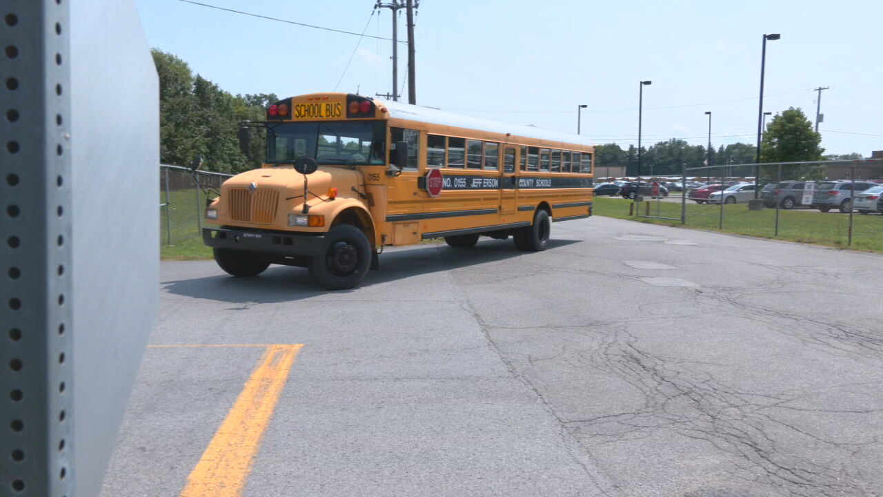 JCPS Bus Tracking App Is Now Available For Download | News From WDRB ...