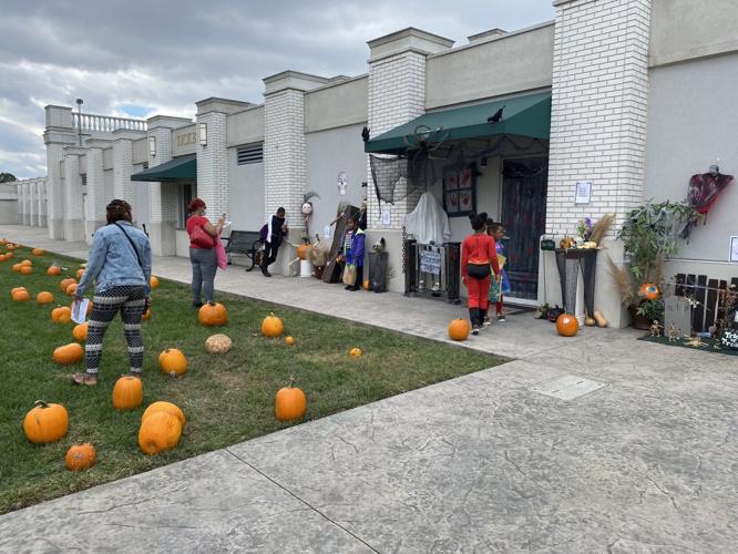 Trick or Treat at the Track 10-31-21 (4).jfif