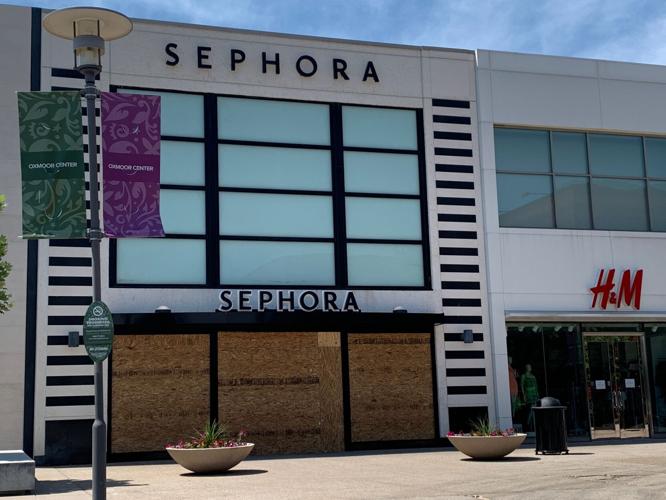 LOUISVILLE MALLS - CLOSED - SECURITY - 6-3-2020  (2).JPG