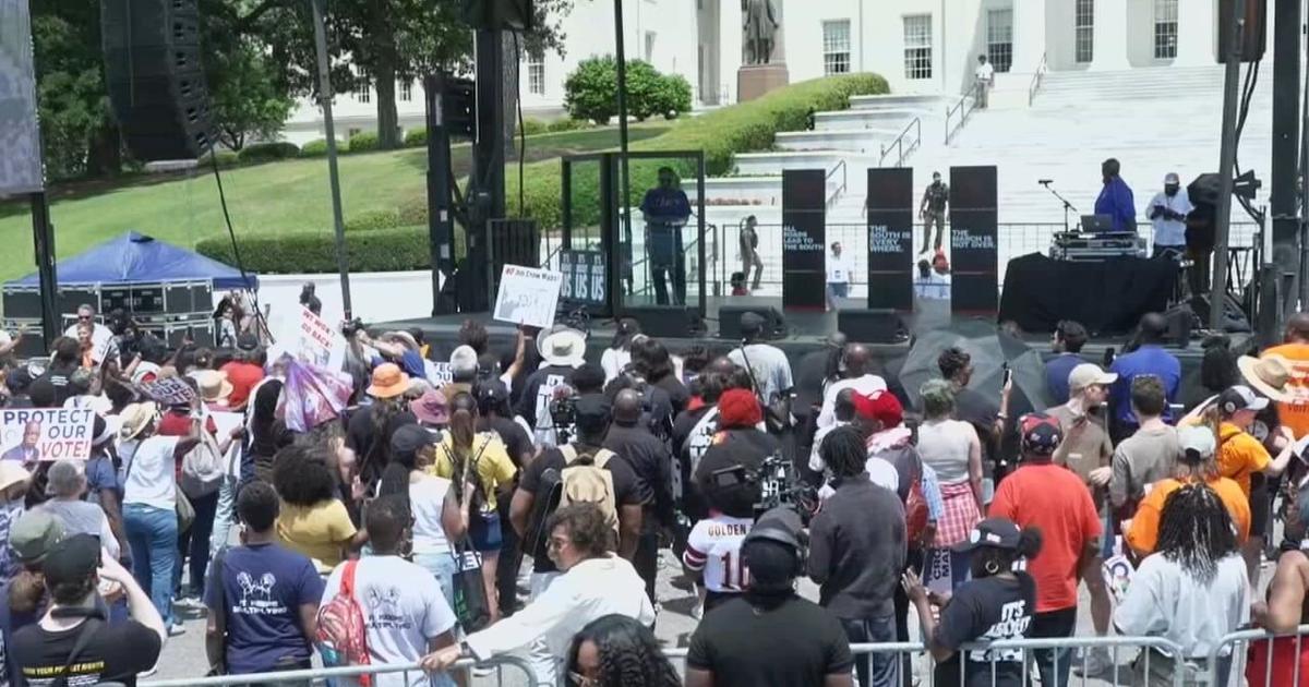 Thousands of people across US protest over voting rights | Wdrb-video ...