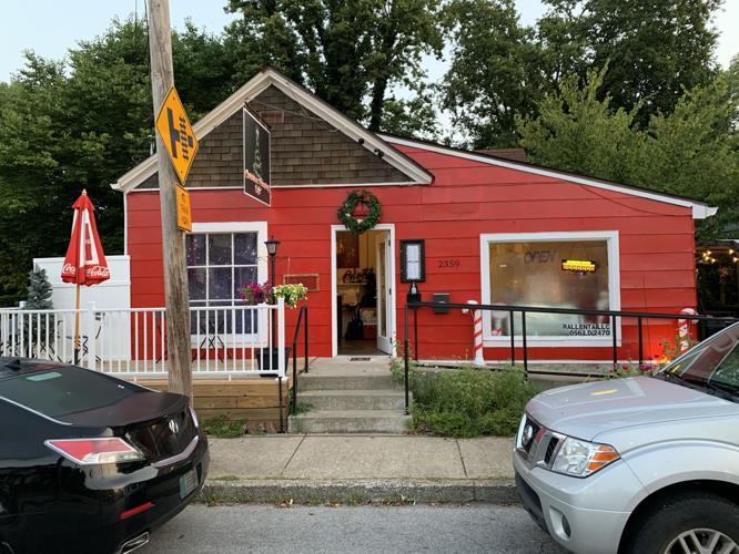 CHRISTMAS CAFE ON FRANKFORT AVENUE - KK - 8-26-2020  (23).JPG