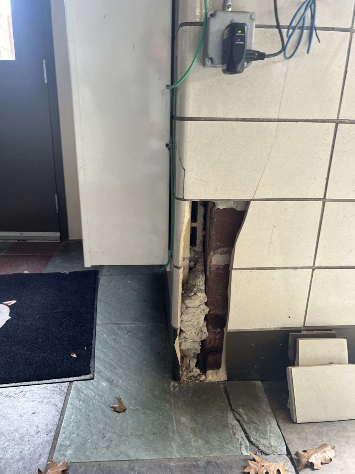 Tile Falling 2nd district truck 3 engine 16.jpg