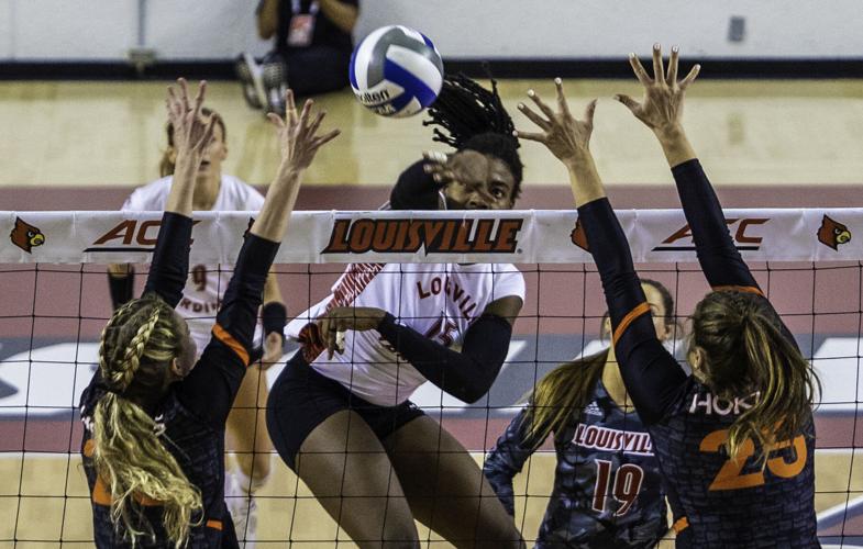 Louisville_Volleyball_0484.jpg