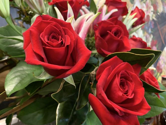 KENTUCKY DERBY - RED ROSES AND LILIES.JPG