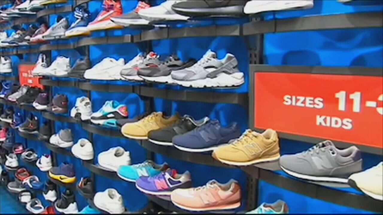 Closing on sale shoe stores