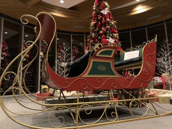 Santa's Sleigh at Gardens Aglimmer