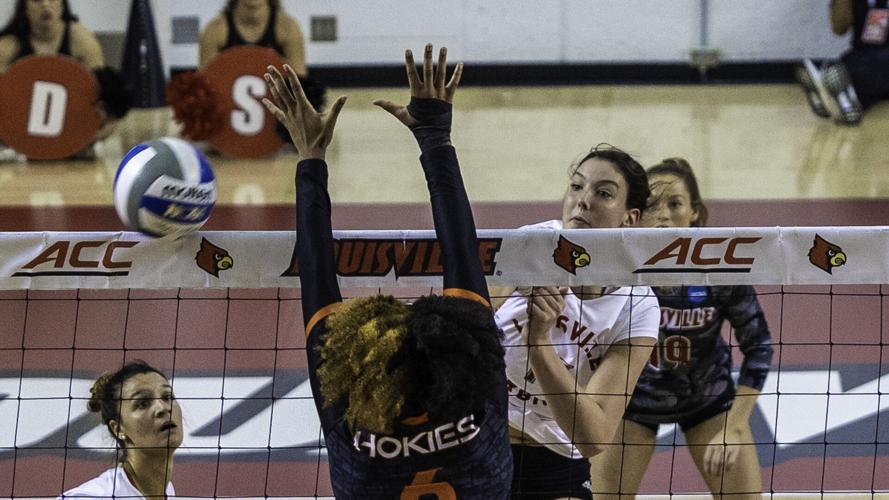 Louisville_Volleyball_0492.jpg
