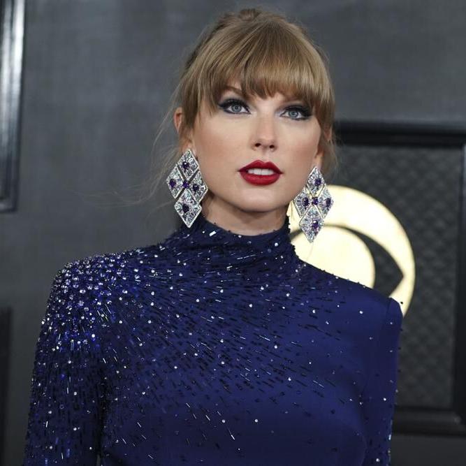Ready for it?', Taylor Swift fan from Louisville goes viral as 'Blanket  Girl', News