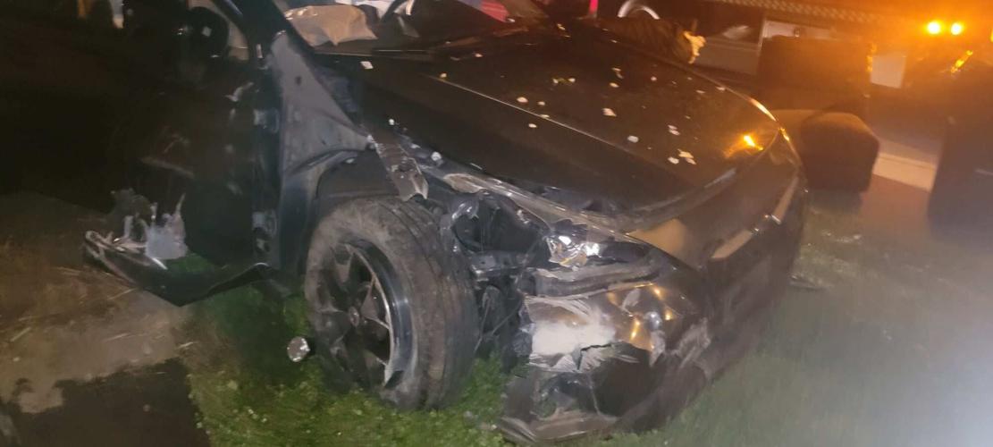 Car crashes into New Albany home