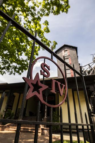 Maker's Mark Distillery vertical