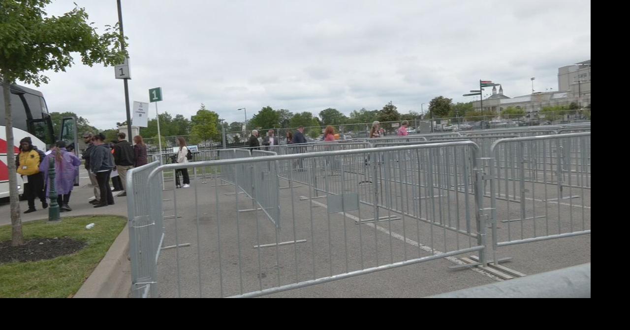 Thousands show up for Louisville's 'Thurby Day' under threatening skies