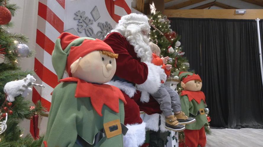 LOUISVILLE ZOO SANTA.jpeg