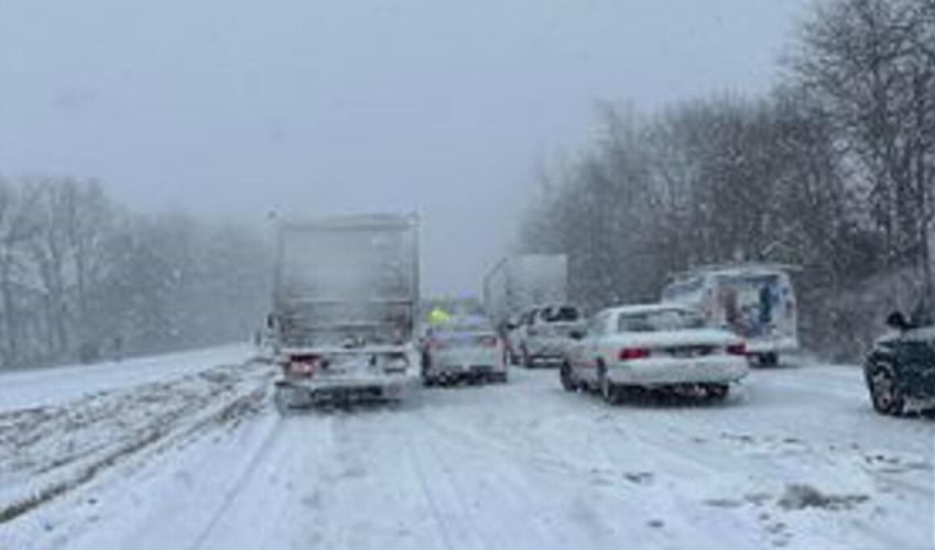 Backup on Western Kentucky Parkway on Jan. 6, 2022 (Courtesy: Jay Greene)