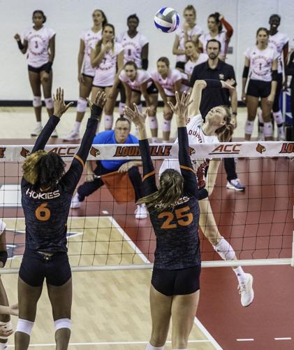 Louisville_Volleyball_0494.jpg