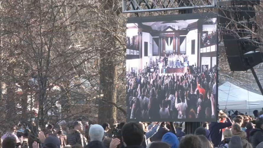 Thousands gather for 'revival' service at Asbury University