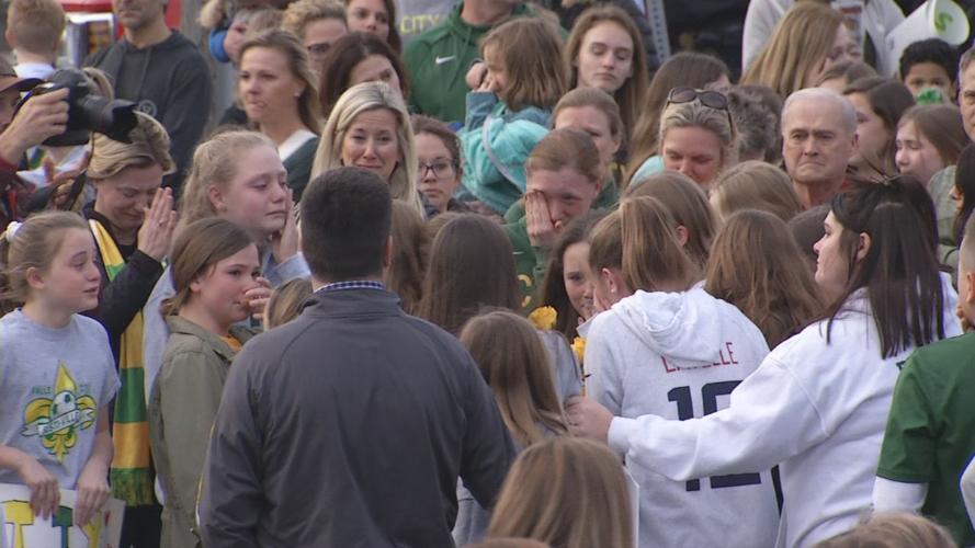 Crash victims procession 18.jpg