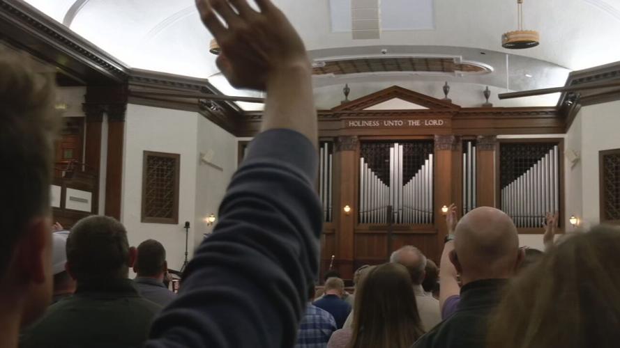 Thousands gather for 'revival' service at Asbury University