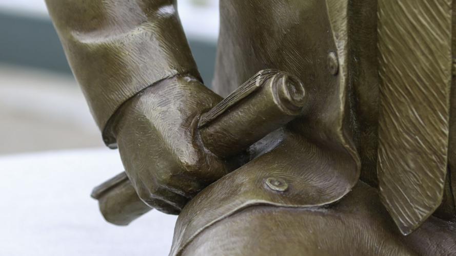ASHER-WINN STATUE4049.jpg