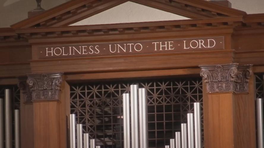 Thousands gather for 'revival' service at Asbury University