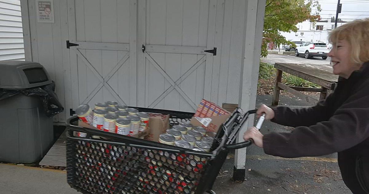 Indiana residents step up to help food pantries as SNAP benefits set to expire