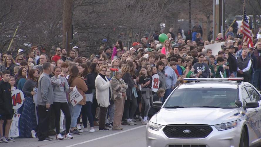 Crash victims procession 17.jpg