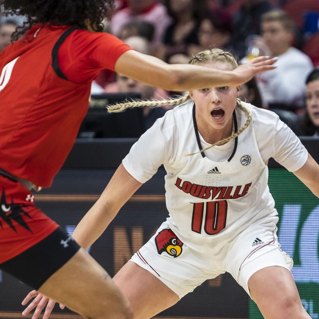 Freshmen lead Cardinals in 91-50 exhibition win over Simmons