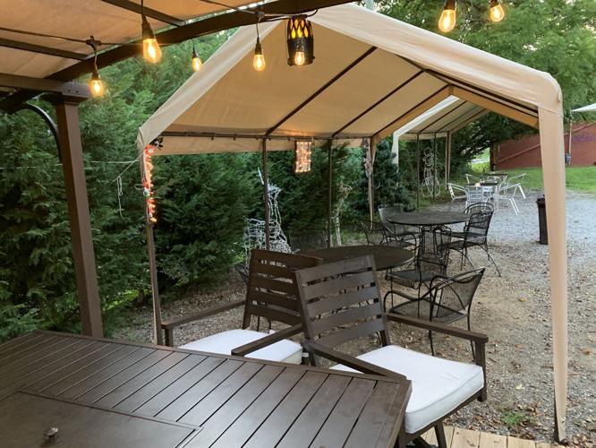 CHRISTMAS CAFE ON FRANKFORT AVENUE - KK - 8-26-2020  (26).JPG