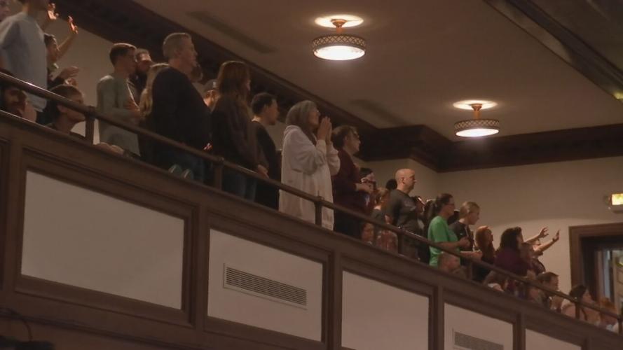 Thousands gather for 'revival' service at Asbury University