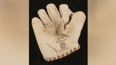 Babe Ruth glove sells for $1.5 million