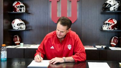 Curt Cignetti signs contract extension - 10.16.25