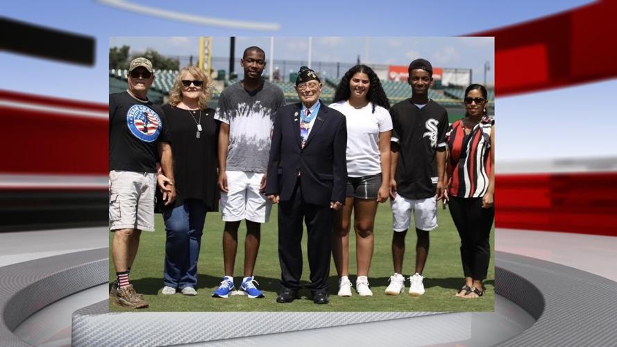 Woody Williams and Gold Star families.jpg