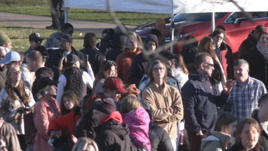 Thousands gather for 'revival' service at Asbury University