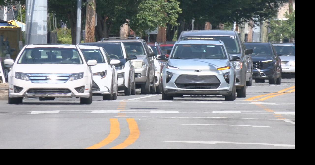 Man on the run after robbing bank on Bardstown Road in Louisville, police say