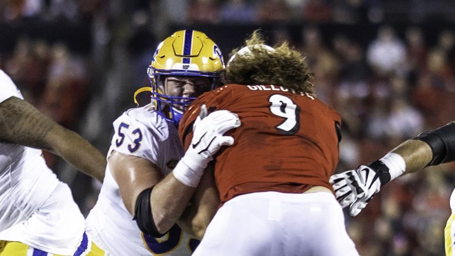 Louisville Pitt FB0036.jpg
