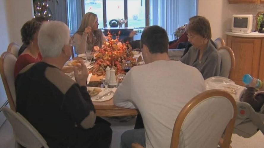 As COVID-19 cases rise, Louisville health experts warn of holding gatherings during upcoming holiday season
