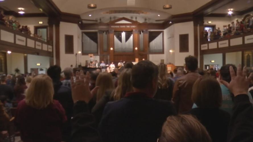 Thousands gather for 'revival' service at Asbury University