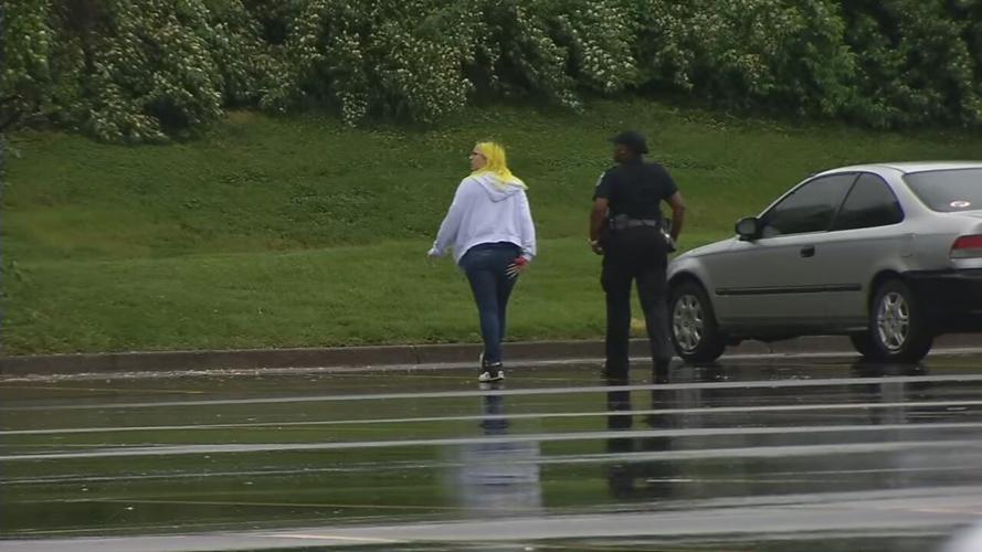 Police searching for suspect after vehicle with 5-year-old inside stolen from Speedway on May 4, 2021