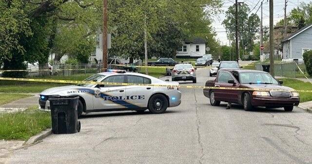 Man dies during surgery after shooting self during foot pursuit, Louisville police say - Vimarsana News