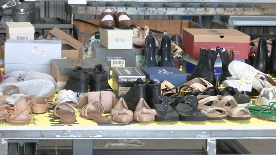 Volunteers collect donations for London, Ky. tornado victims 5-22-25