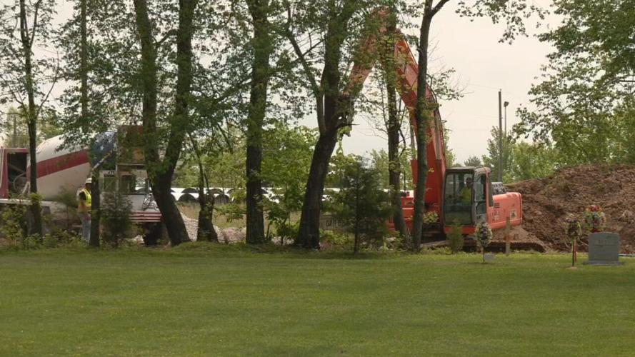 Burial site in Hardin County