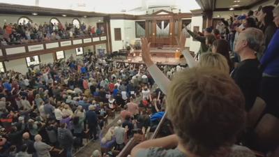 Thousands gather for 'revival' service at Asbury University