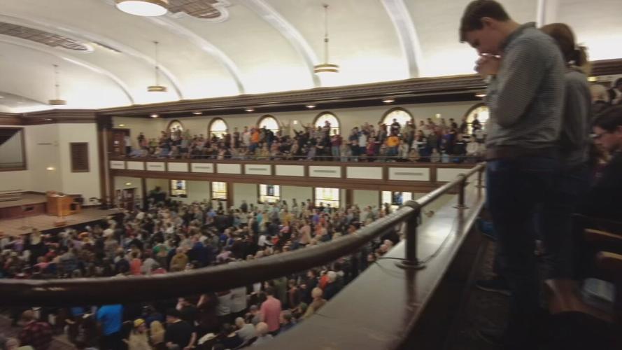 Thousands gather for 'revival' service at Asbury University