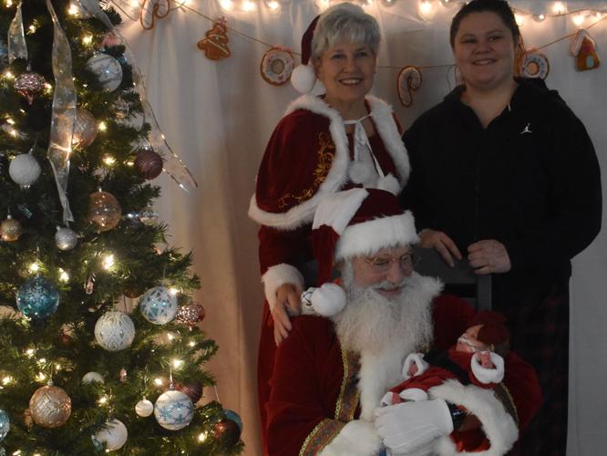 Santa visits NICU babies at UofL Health (10).JPG
